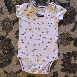 Carter’s Child of mine undershirt onesie dogs 🐕 12mo. Cotton easy off
